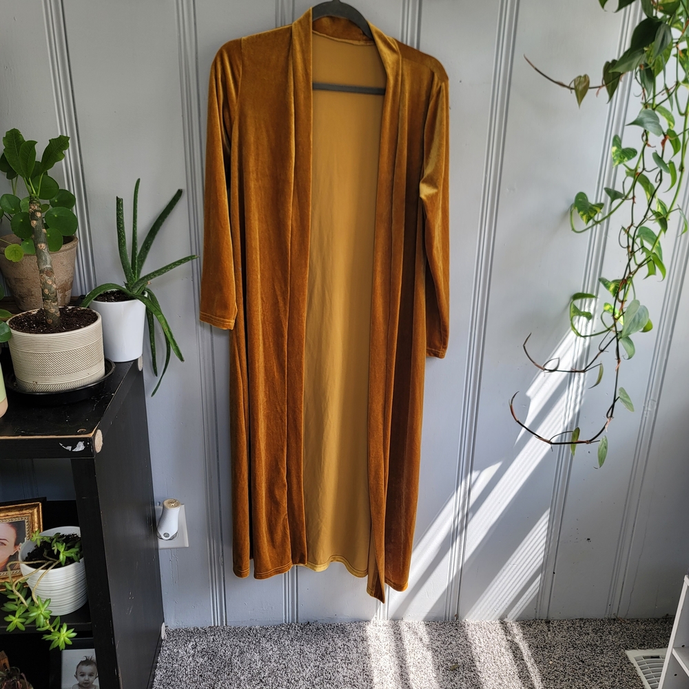 Elegant Velvet Long Robe - Gold